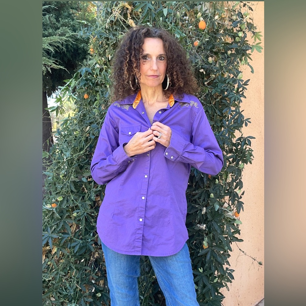 Woman’s Y2K Wrangler Rhinestone Embellished Western Shirt